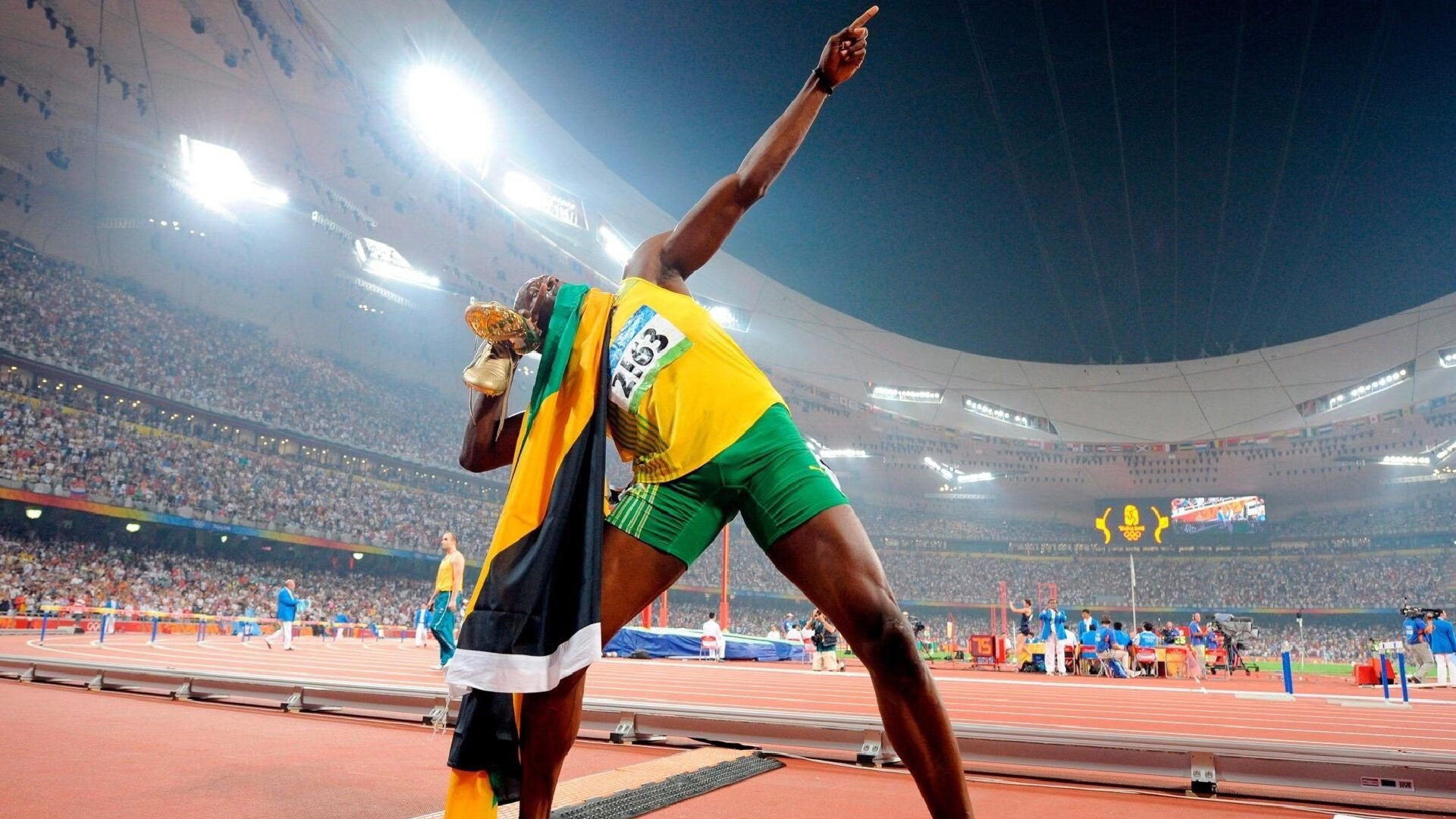 老鹰不断突破！，阿扎伦卡连续五场比赛得分超过持续失利赢得满堂喝彩